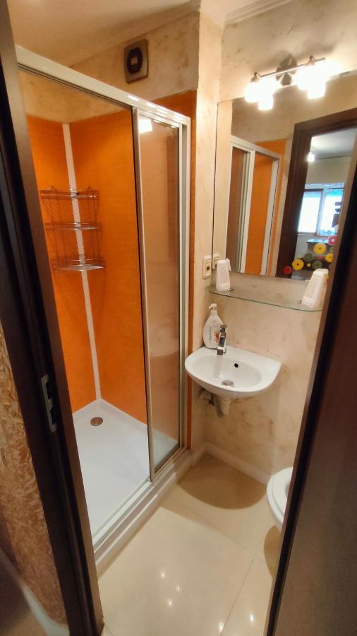 Duck Apartment Букурещ Екстериор снимка
