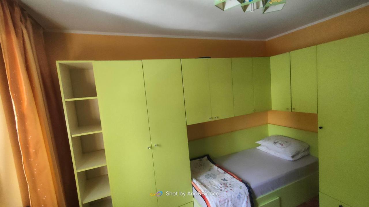 Duck Apartment Букурещ Екстериор снимка