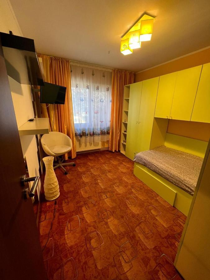 Duck Apartment Букурещ Екстериор снимка